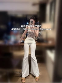 逆天長腿模特身材！一雙美腿架在肩上衝刺的滋味，試過就回不去