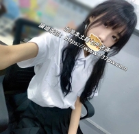 畢業不久的職場小白 你的嬌羞女友